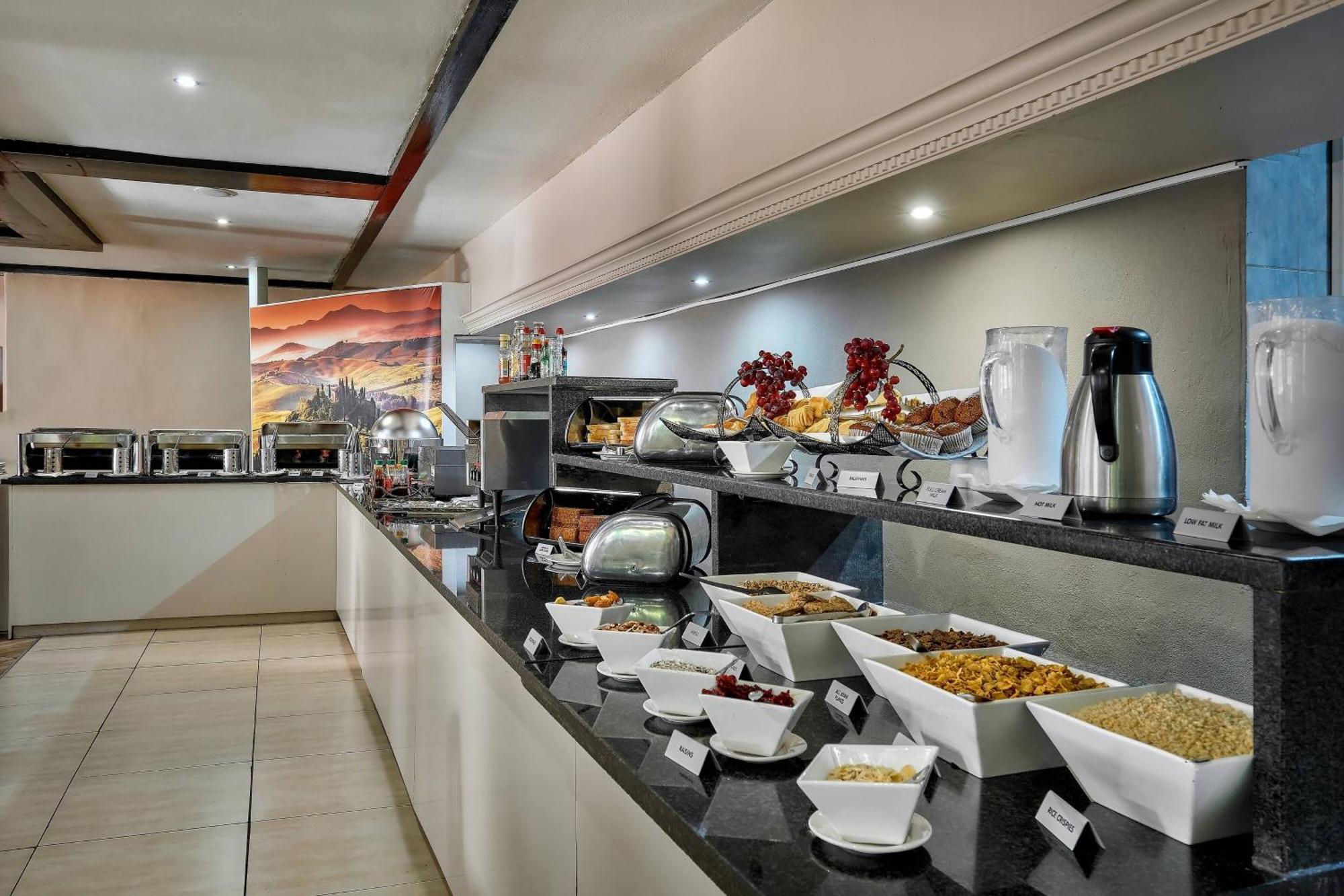 Protea Hotel By Marriott Klerksdorp Exterior foto
