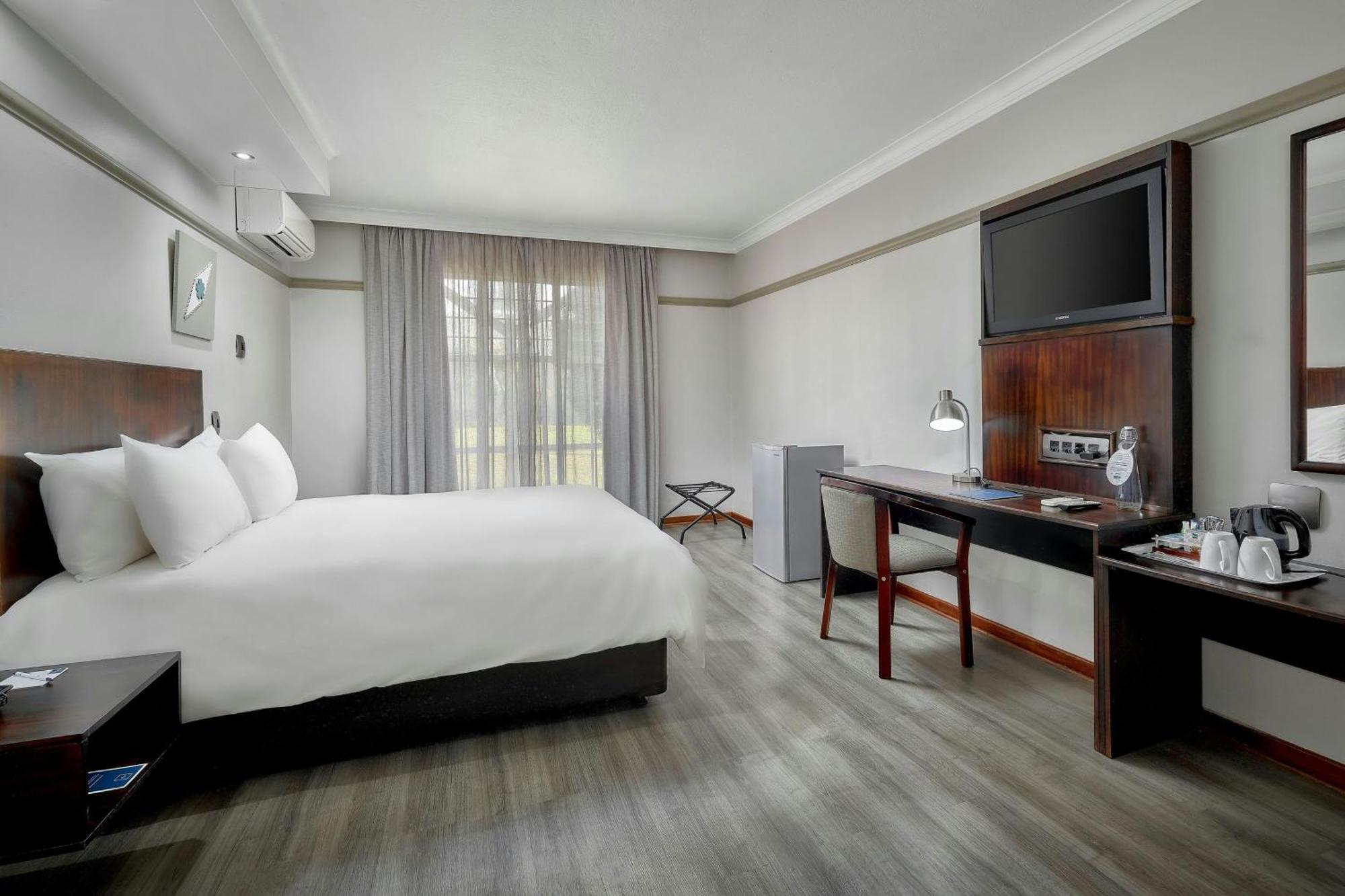 Protea Hotel By Marriott Klerksdorp Exterior foto
